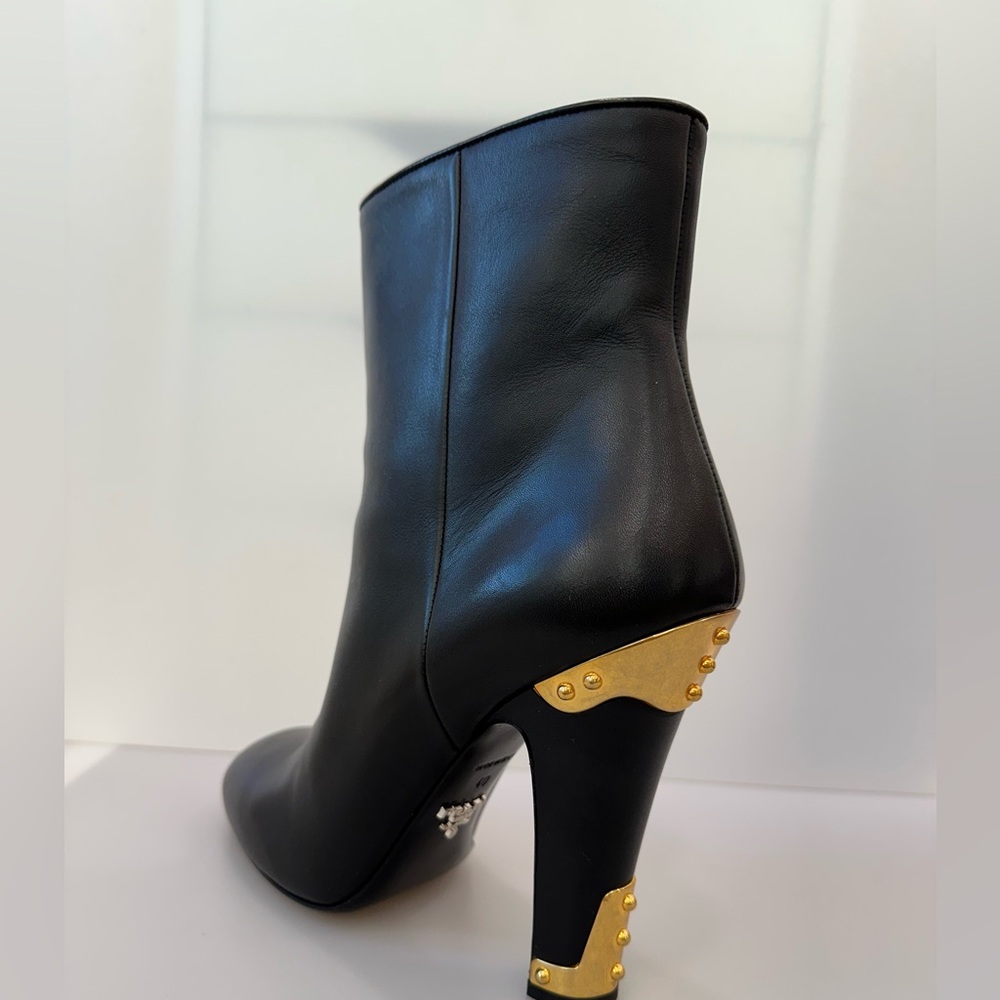 AUTHENTIC PRADA CALZATURE DONNA Black Leather Ankle Boots with Gold Heel Detail - Picture 5 of 14